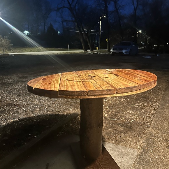 Rustic table - Picture 7 of 7